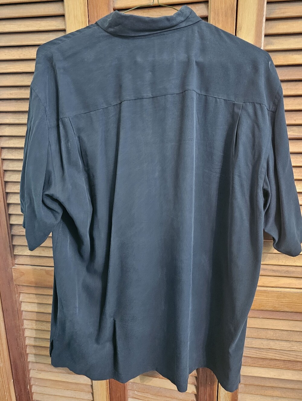 Vintage Silk Circa 1969 Black 100% Silk Button Up Shirt White Embroidery Size XL - Picture 3 of 3